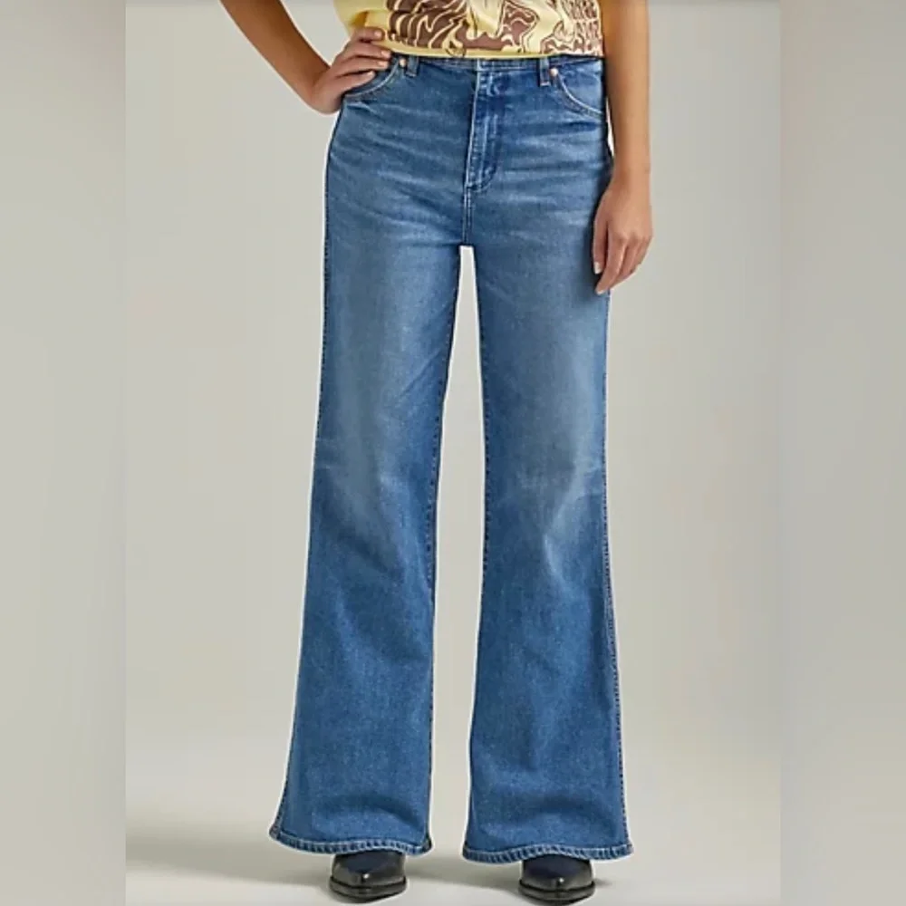Wrangler Bonnie Loose Flare Jean 30x32